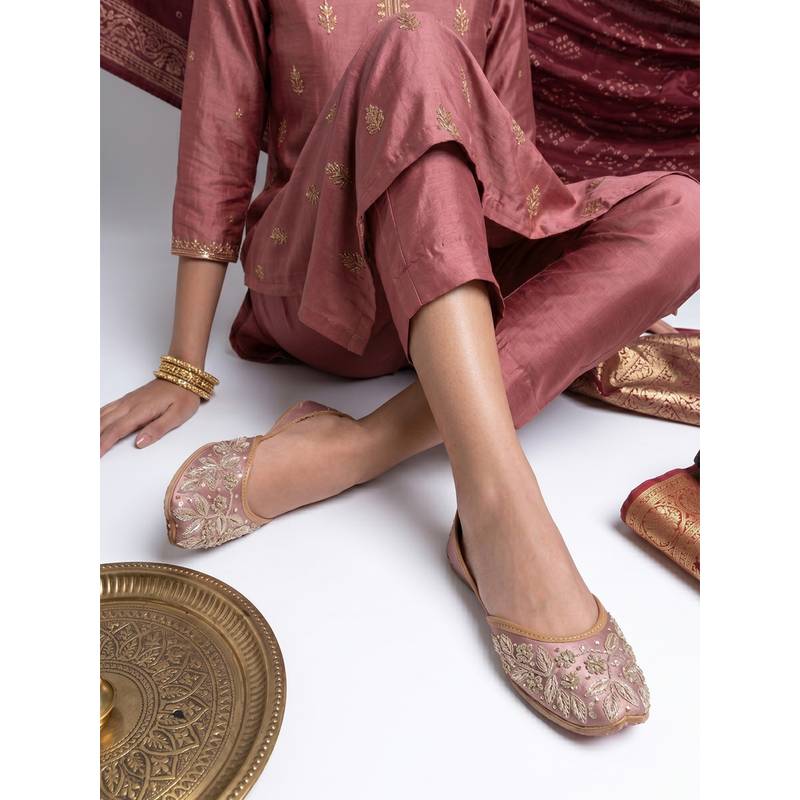 Dollphin Women Sultan Embroidered Ethnic Juttis (EURO 36)