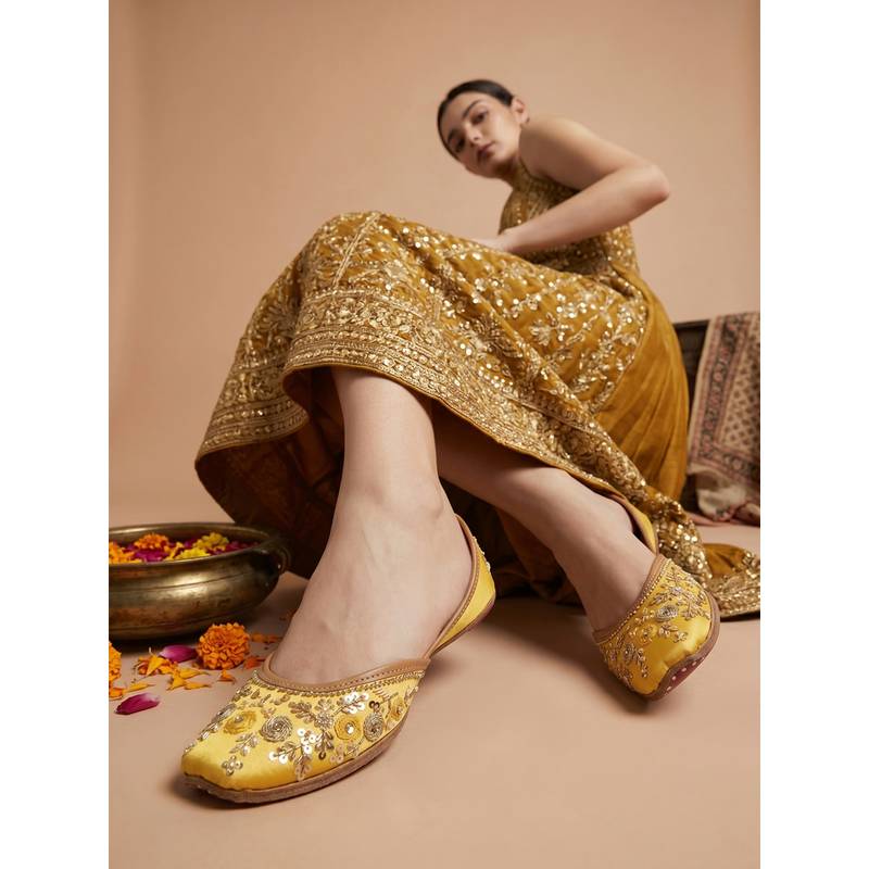 Dollphin Women Yellow Embroidered Ethnic Juttis (EURO 36)