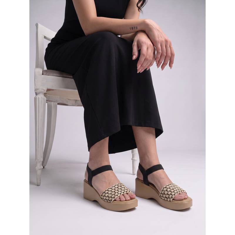 Dollphin Women Black Wedge Heels (EURO 36)