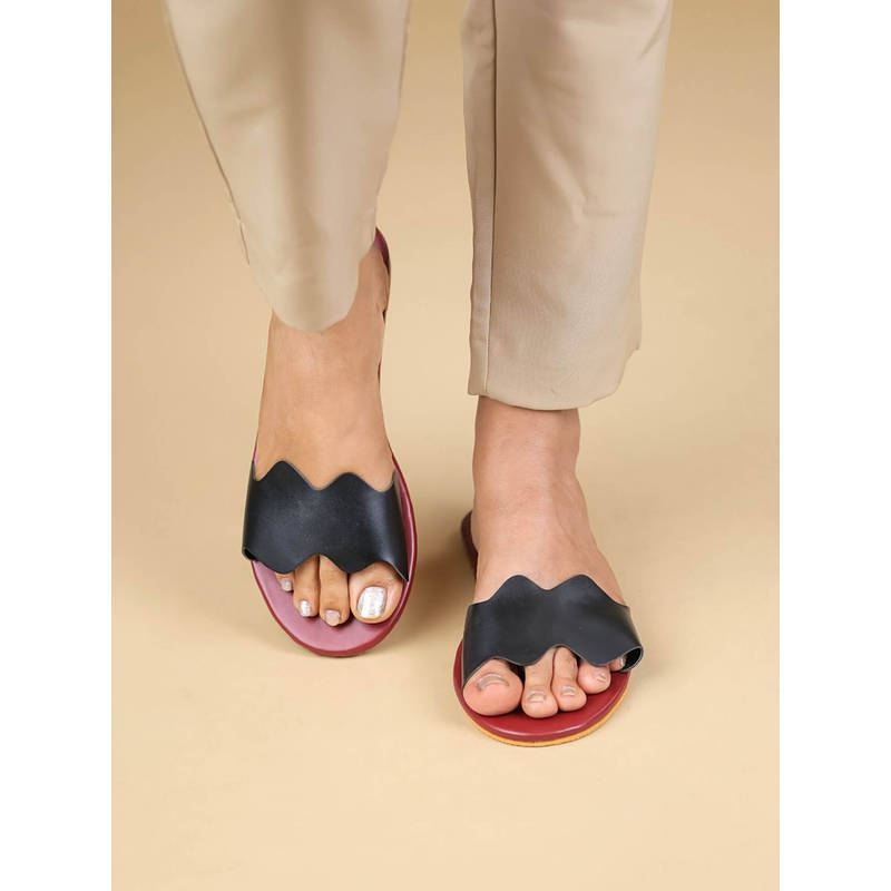 Post Card Solid Black Flats (EURO 36)