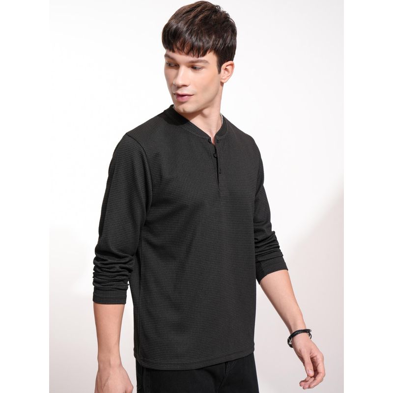 HIGHLANDER Men Black Textured T-Shirt (S)