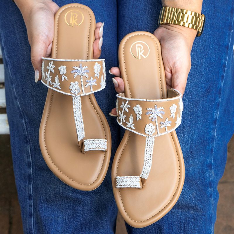 PREET KAUR Palm Tan Kolhapuris (EURO 37)