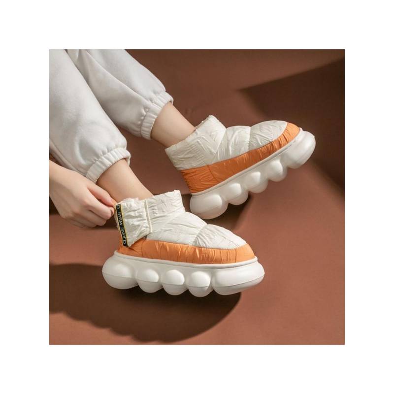 Drunken Women White Room Slippers (EURO 38)