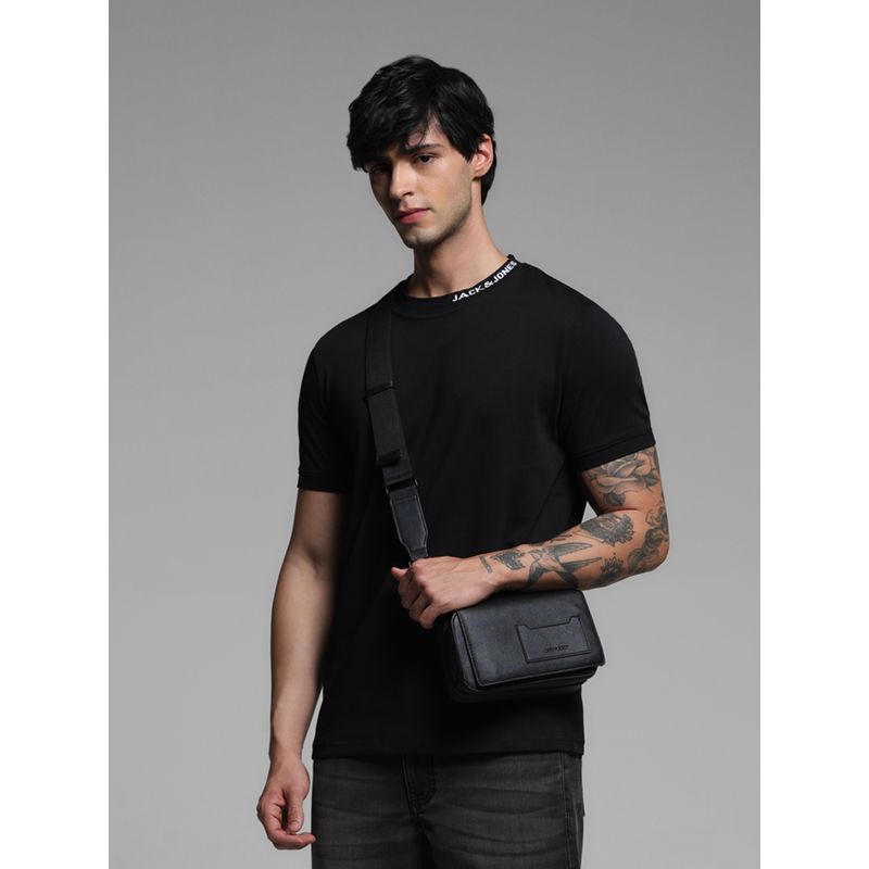 Jack & Jones Black Regular Fit Solid T-Shirt (S)