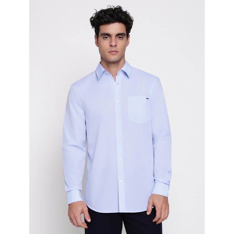 Guess Men Chambray Light Blue Solid Spread Collar Regular Fit Shirt (S)