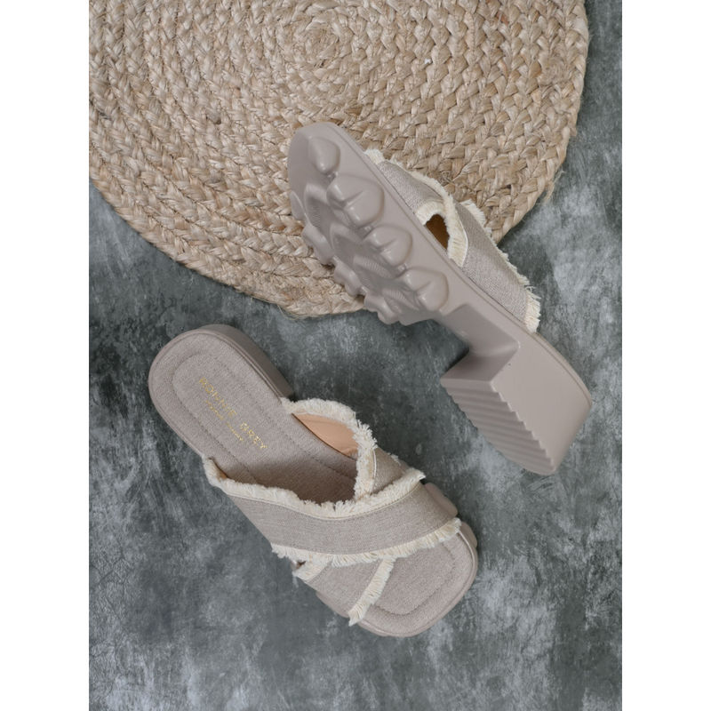 Ronnie Grey Women Beige Solid Cross Strap Sandals (EURO 36)