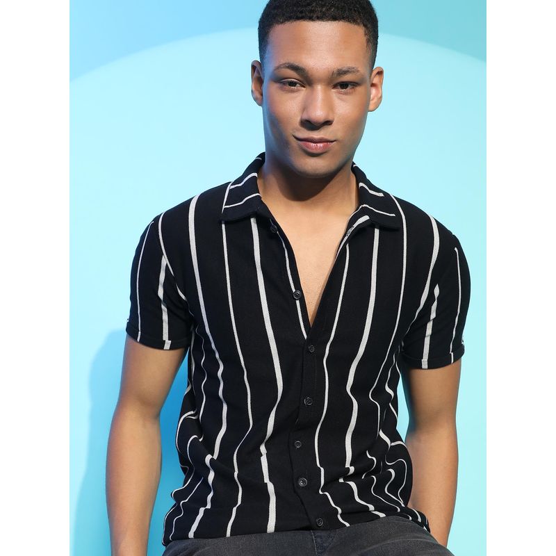 Campus Sutra Men Black & White Pencil Striped Shirt (M)