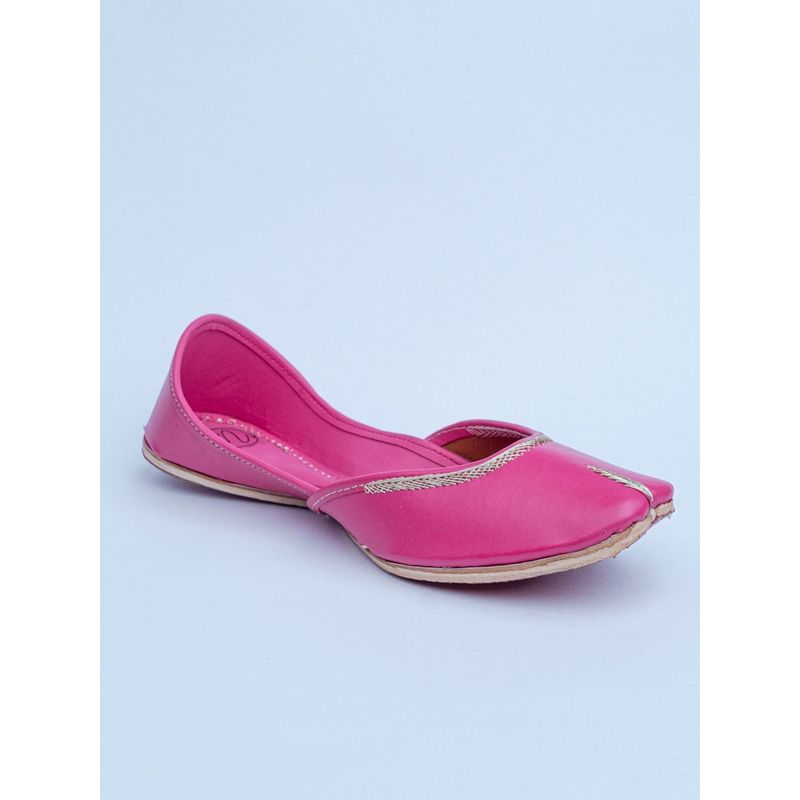 NR BY NIDHI RATHI Solid Pink Juttis (EURO 39)