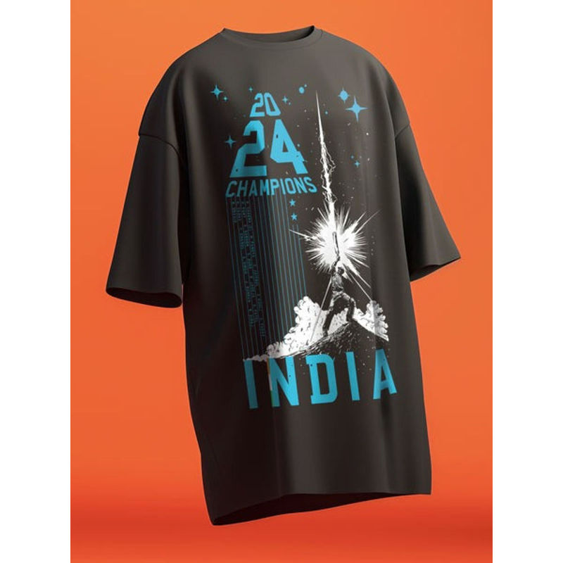 A47 Wct20: Tribute To The 2024 Champions Black Oversized T-Shirt (M)