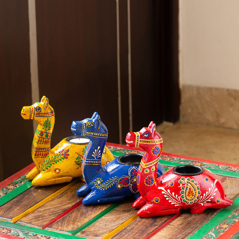 ExclusiveLane Desert Camel Trio' Handpainted Wooden Tea Light Holder