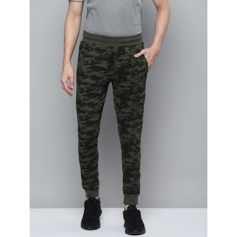 Alcis Men Olive Green Camouflage Printed Joggers (M)