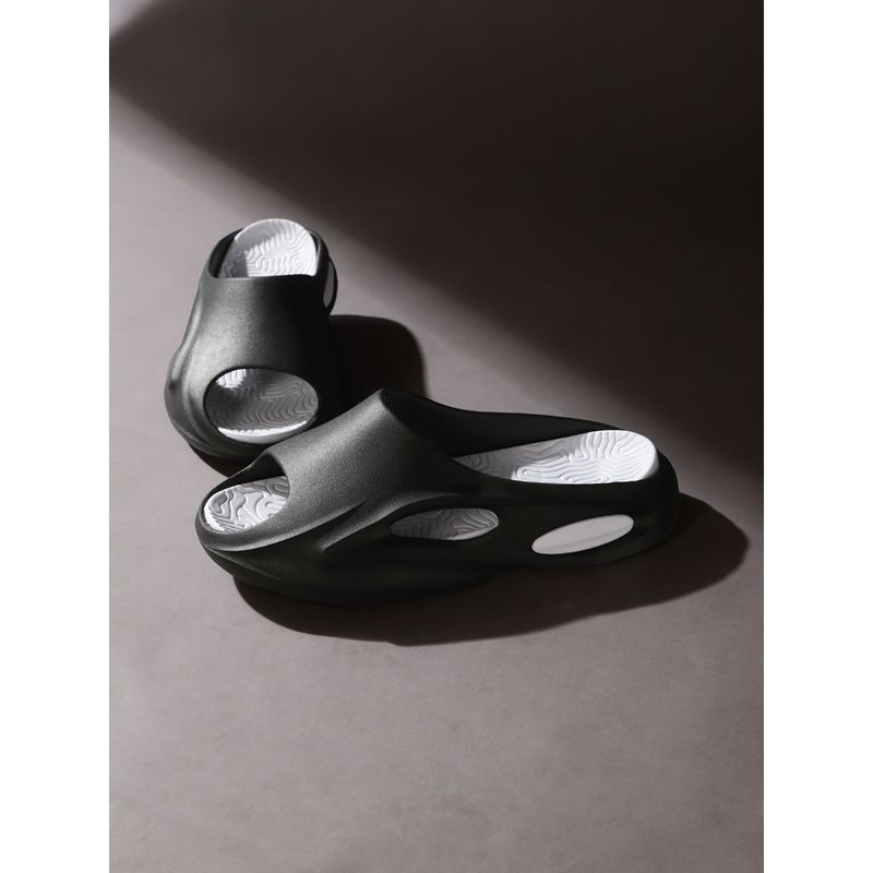 Truffle Collection Black Solid Flats (UK 6)