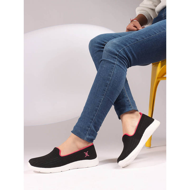 Carlton London Women Lightweight Knit Black Slip-On Sneakers (EURO 38)