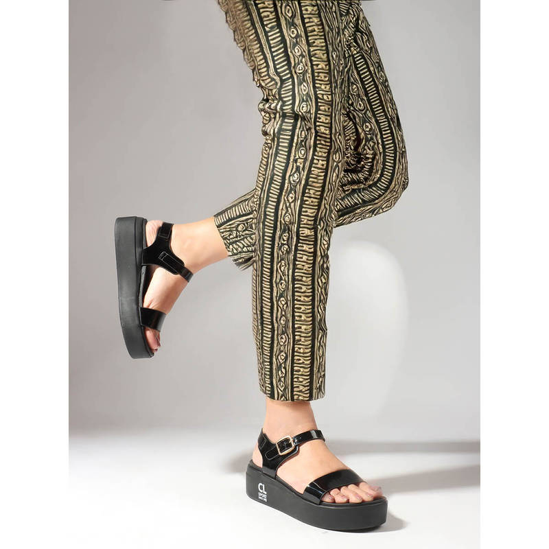 Carlton London Black Solid Platform Heel Casual Women Sandals (EURO 39)