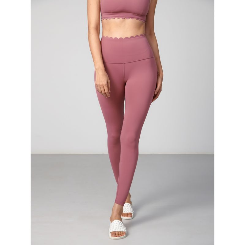 Strongr.Athleisure Women Scallop Edge Berry Leggings (M)