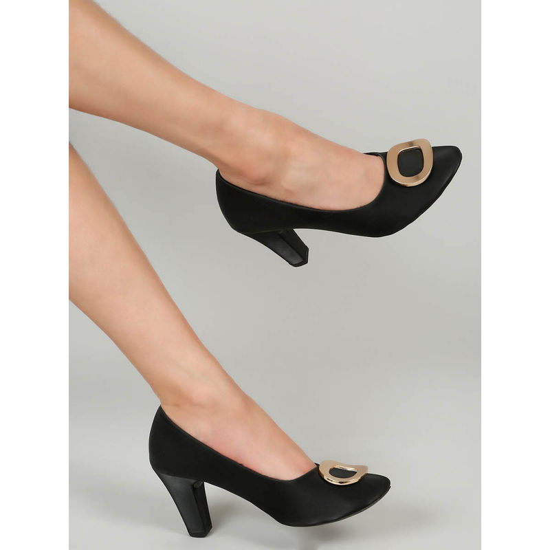 Flat n Heels Women Black Pump Heels (EURO 37)