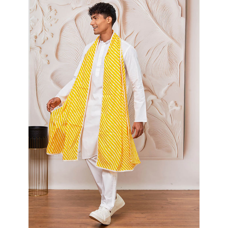 Vastramay Mens White Solid Kurta with Pyjama and Lace Border Dupatta (Set of 3) (S)