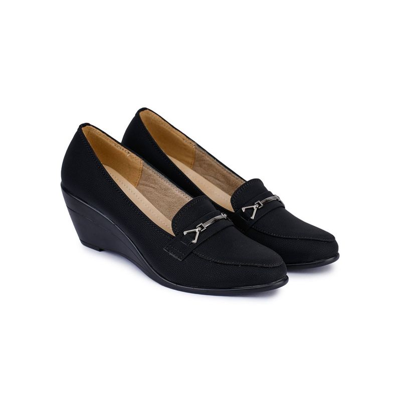 VALIOSAA Solid Black Wedges (EURO 36) (EURO 36)