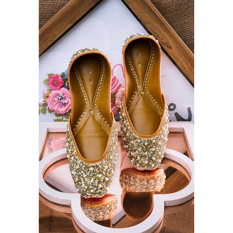NR BY NIDHI RATHI Embellished Ethnic Cream Juttis (EURO 36)