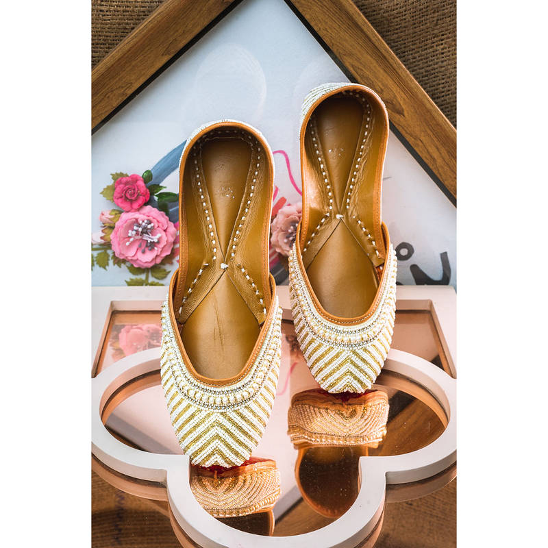 NR BY NIDHI RATHI Embellished Ethnic White Juttis (EURO 36)
