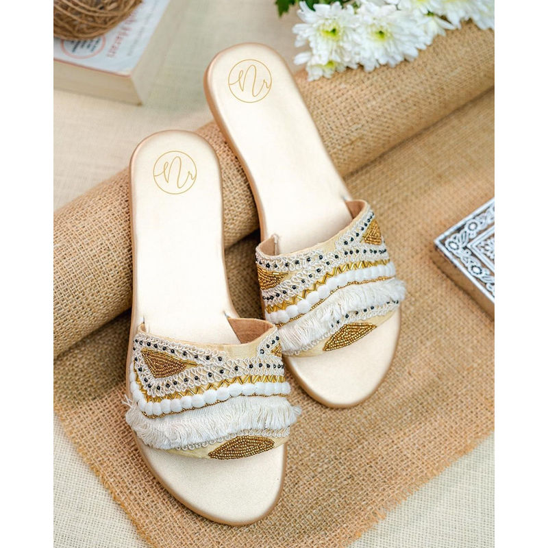 NR BY NIDHI RATHI Embellished Round Toe Gold Flats (EURO 41)