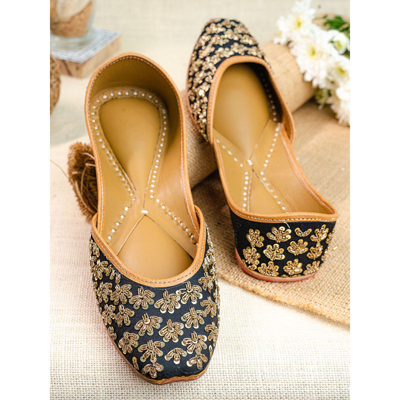 NR BY NIDHI RATHI Square Toe Ethnic Embellished Fabric Black Juttis (EURO 36)