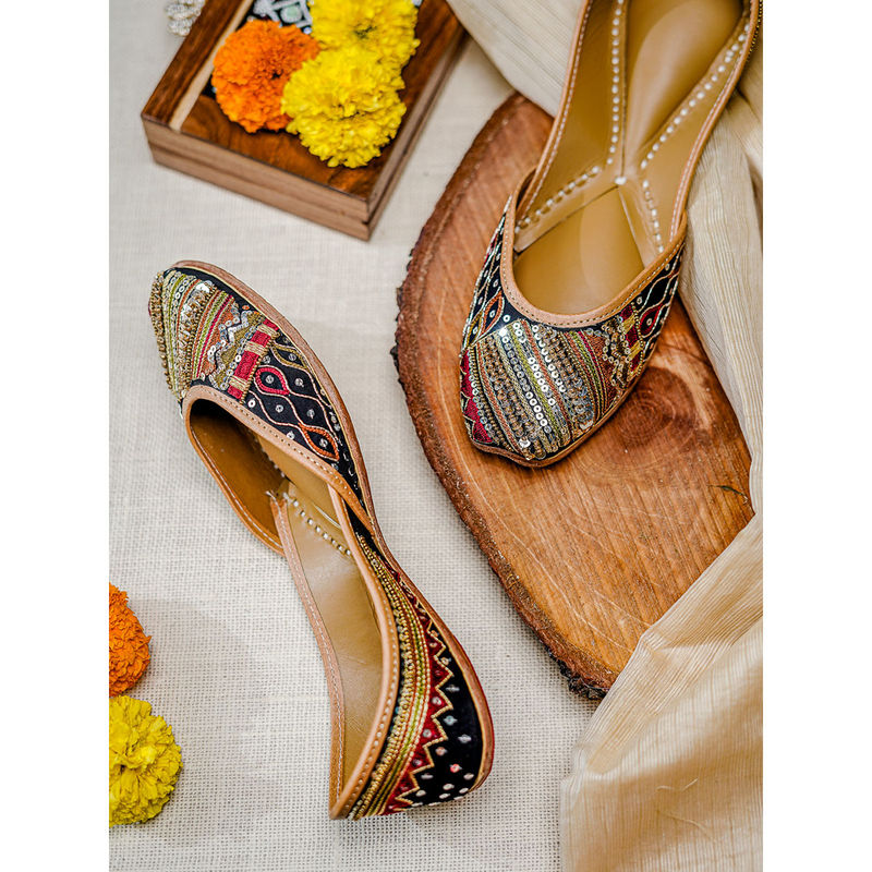 NR BY NIDHI RATHI Embellished Ethnic Black Juttis (EURO 36)
