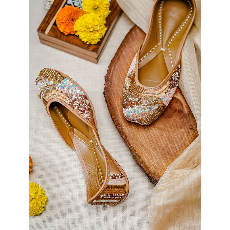 NR BY NIDHI RATHI Embellished Ethnic Gold Juttis (EURO 36)