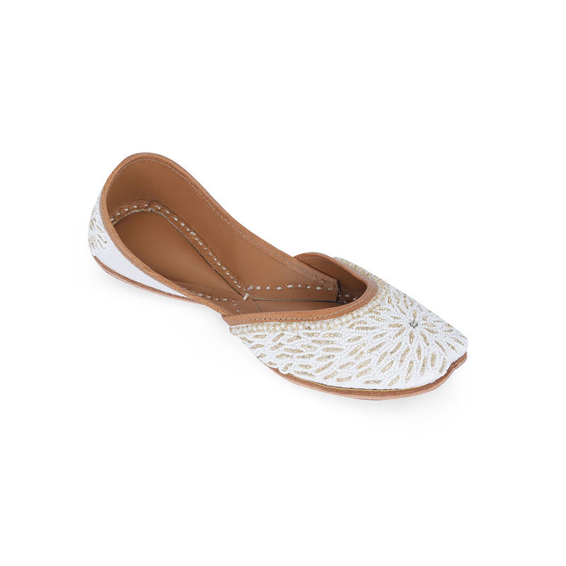 NR BY NIDHI RATHI Women Embroidered White Juttis (EURO 40)