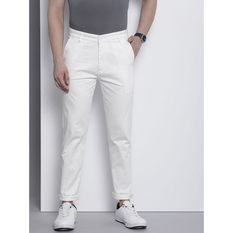 The Indian Garage Co Men White Solid/Plain Chinos (32)