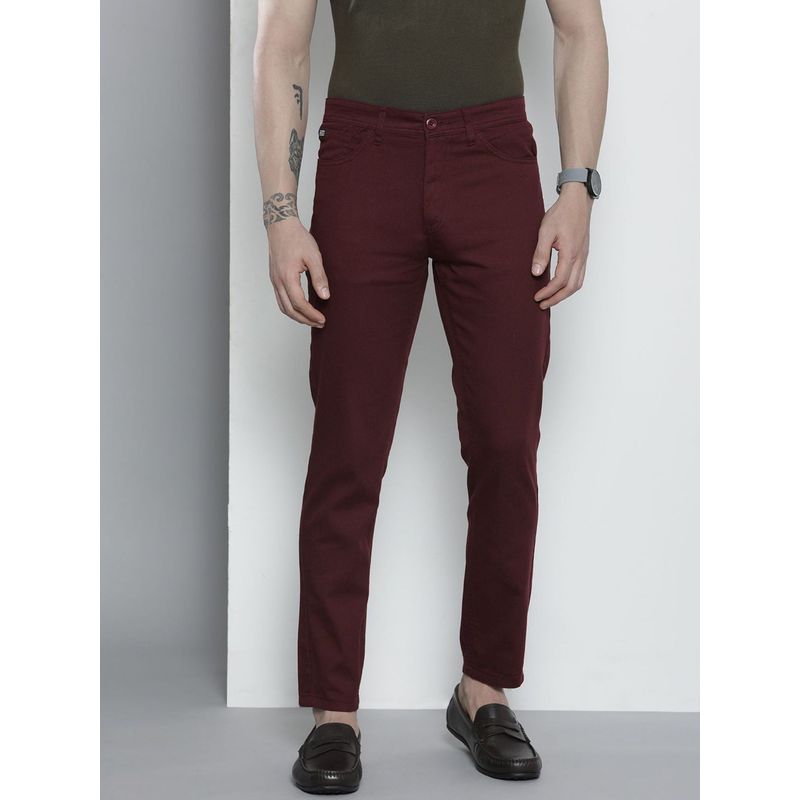 The Indian Garage Co Men Burgundy Solid/Plain Chinos (28)