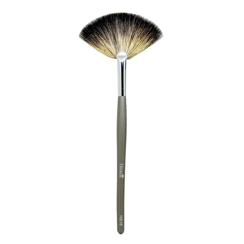 Heiress Beauty Soft Fan Brush