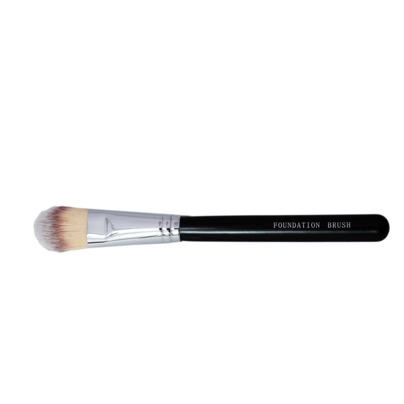 Inchis Foundation Brush