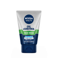 NIVEA Men Face Wash for Oily Skin, Oil Control for 12hr Oil Control with 10x Vitamin C Effect