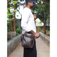 The Clownfish Unisex Fiona Series Faux Leather Sling Cross Body Bag