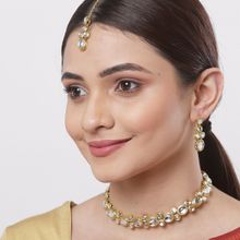 Karatcart Gold-Plated Handcrafted Kundan Choker Necklace Set