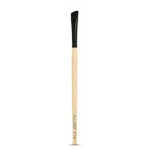 Allure Classic Angular Makeup Brush