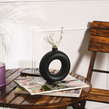 PUREZENTO Donut Vase In Color Black
