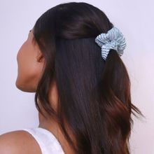 Pipa Bella by Nykaa Fashion Solid Green Textured Scrunchie
