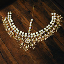 Karatcart Gold-tone Pearl Beads & Tassels Kundan Mathapatti