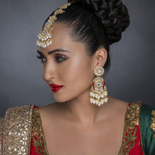 Sukkhi Glorious Kundan Gold Plated Pearl Meenakari Earring Maangtikka Set For Women (SKR85662)