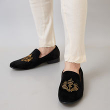 REGAL Black Men Embroidered Suede Loafers