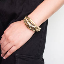 UPAKARNA Chunky Abstract Bangle