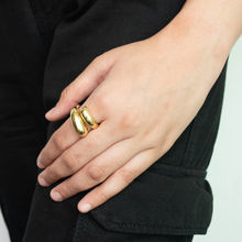 UPAKARNA Cuddle Gleam Ring