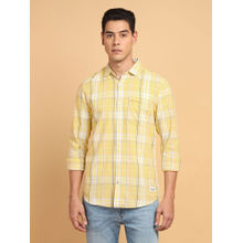 Wrangler Men Checked Yellow Regular Fit Shirt