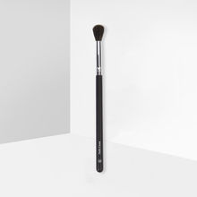 BH Cosmetics Fluffy Crease Brush