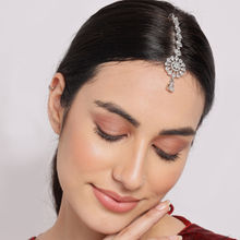 SOHI Silver Toned White AD Studded Maang Tikka