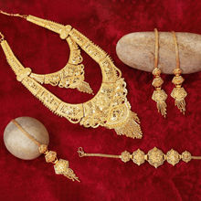 Sukkhi Luxurious 24 Carat Gold Plated Rani Haar Bridal Necklace Set for Women (NYKSUKHI01041)