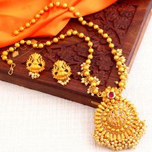 Sukkhi Classic Laxmi Gold Plated Temple Jewellery Pearl Long Haram Necklace Set (NYKSUKHI00135)