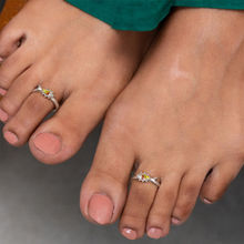 Shaya by CaratLane Meen Toe Rings in Oxidised 925 Silver